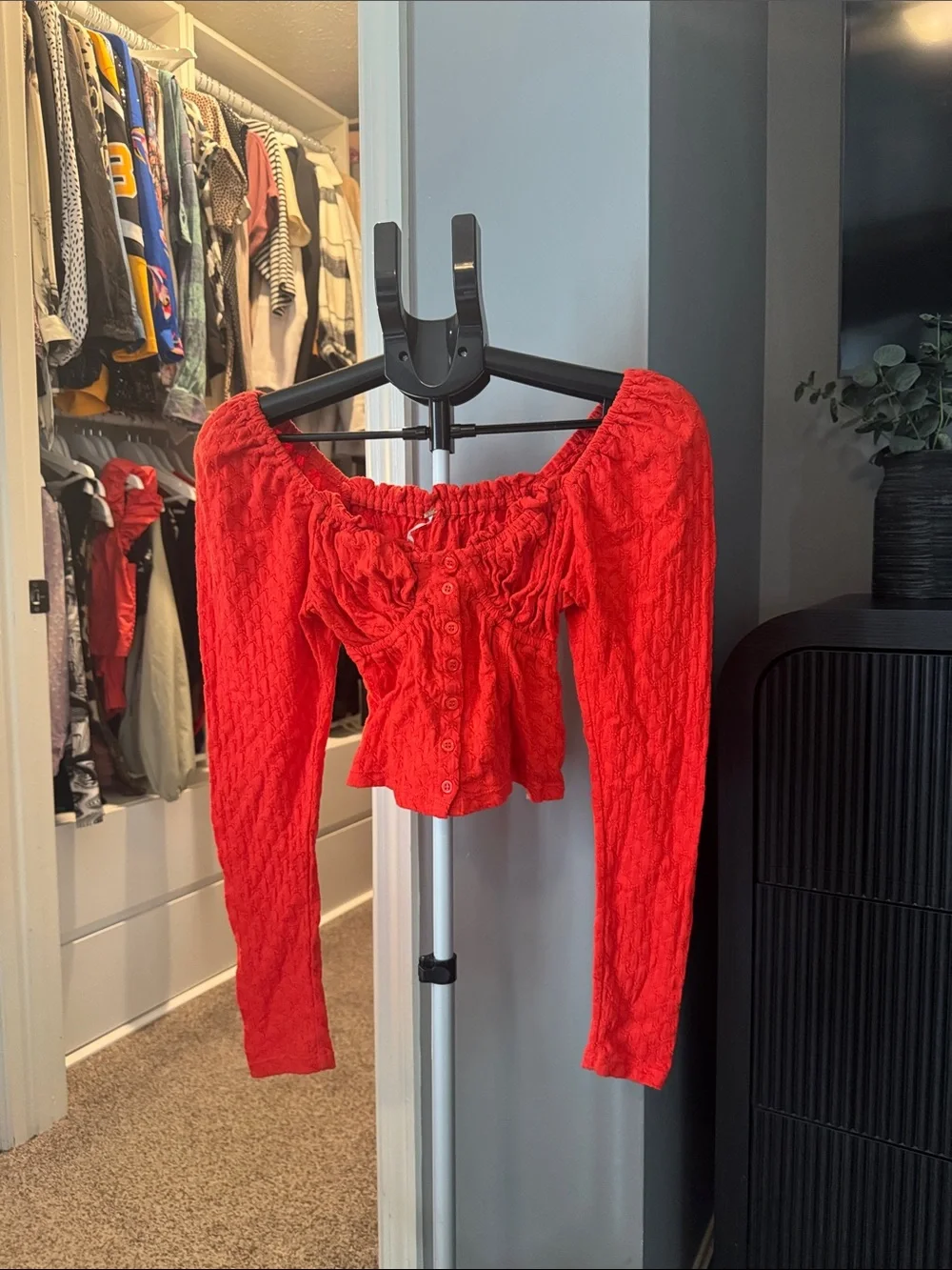 Red Ruched Button-Front Long Sleeve Crop Top